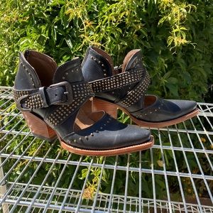 Ariat studded leather booties size8